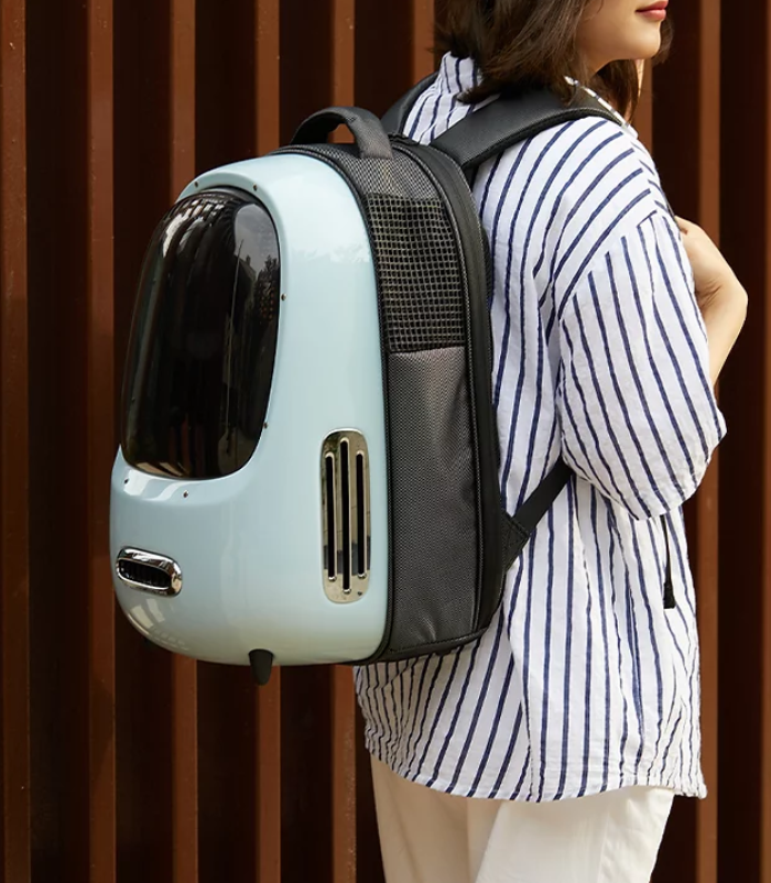 Petkit BREEZY Pet Carrier (Built-in fan and light)