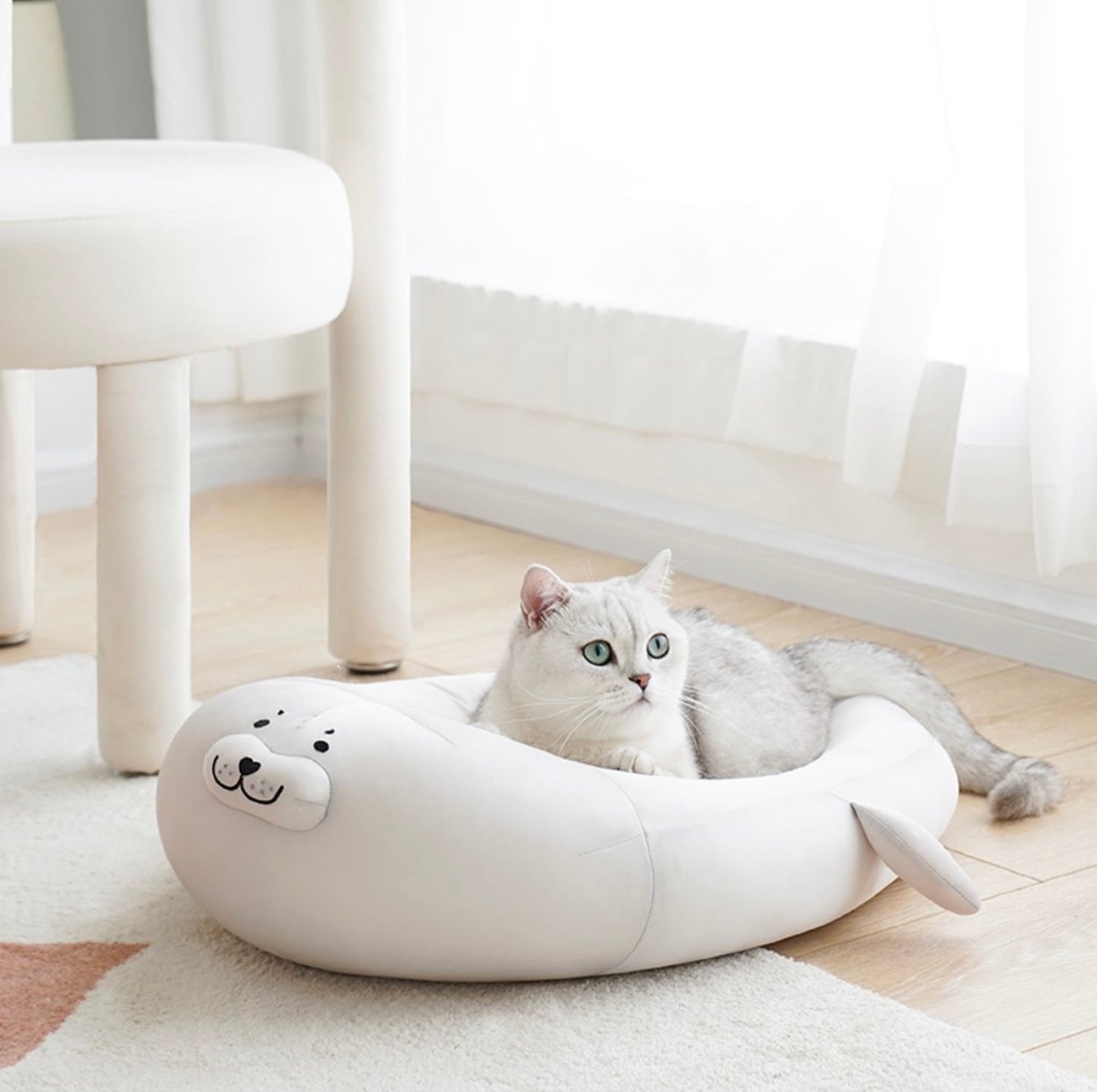 ZEZE Seal Pet Bed